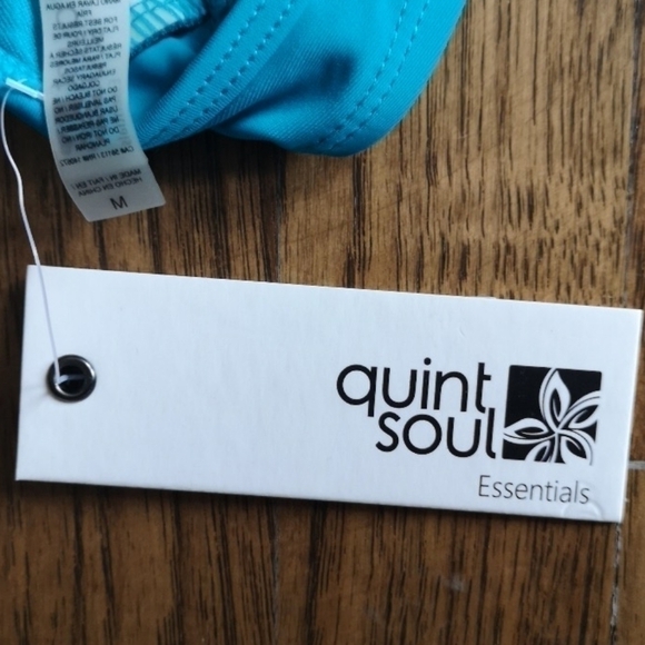 𝅺Quint Soul Bikini Top Sporty Halter Tie Back Medium New - Picture 4 of 6